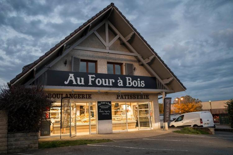Boulangerie Pâtisserie Au Four A Bois