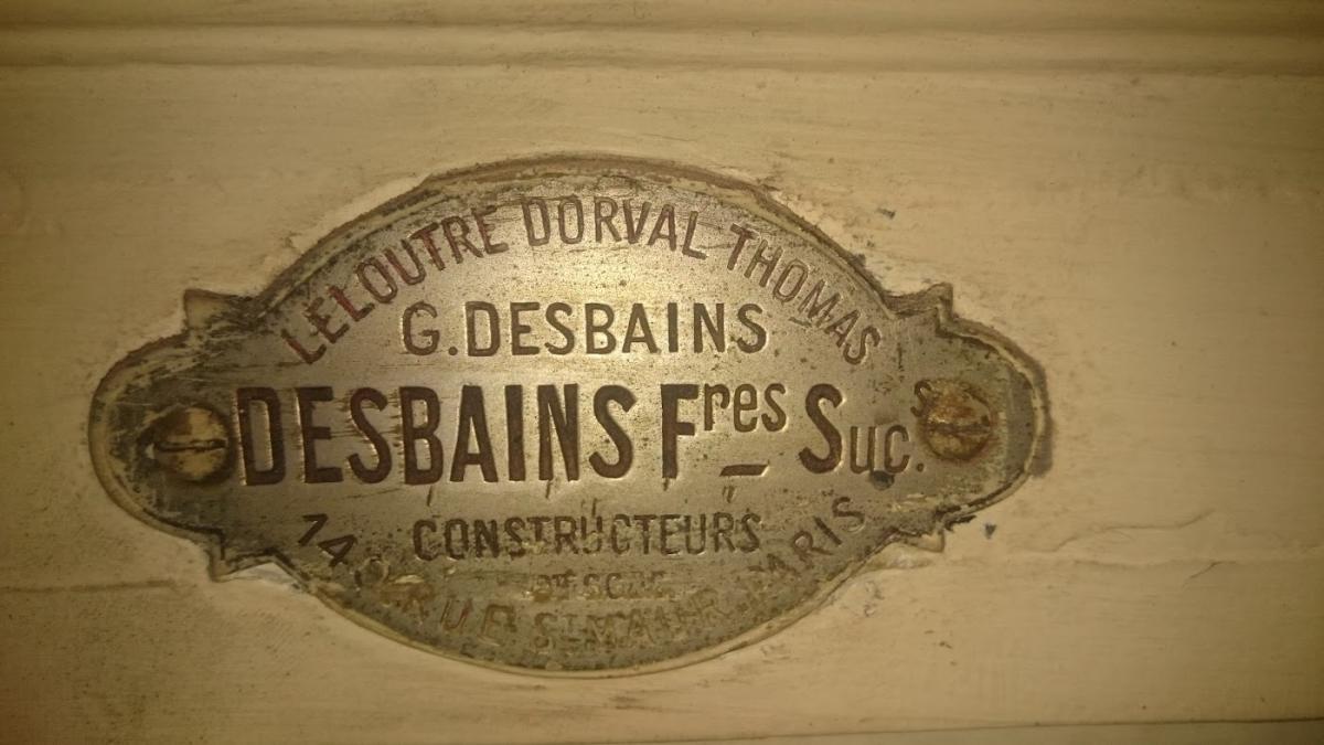 L Arbre A Pains Corinne