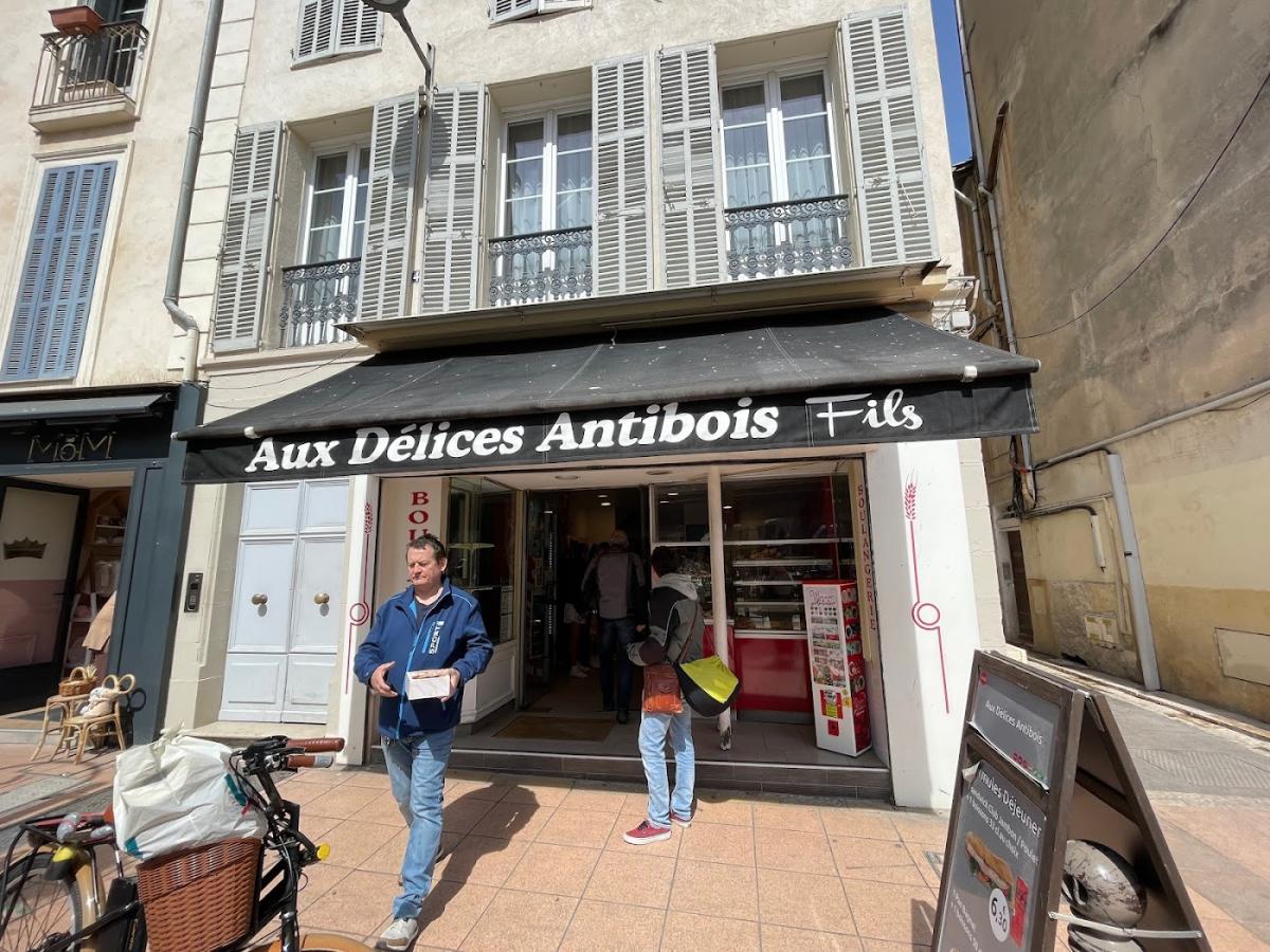 Boulangerie "Aux Délices Antibois Fils"