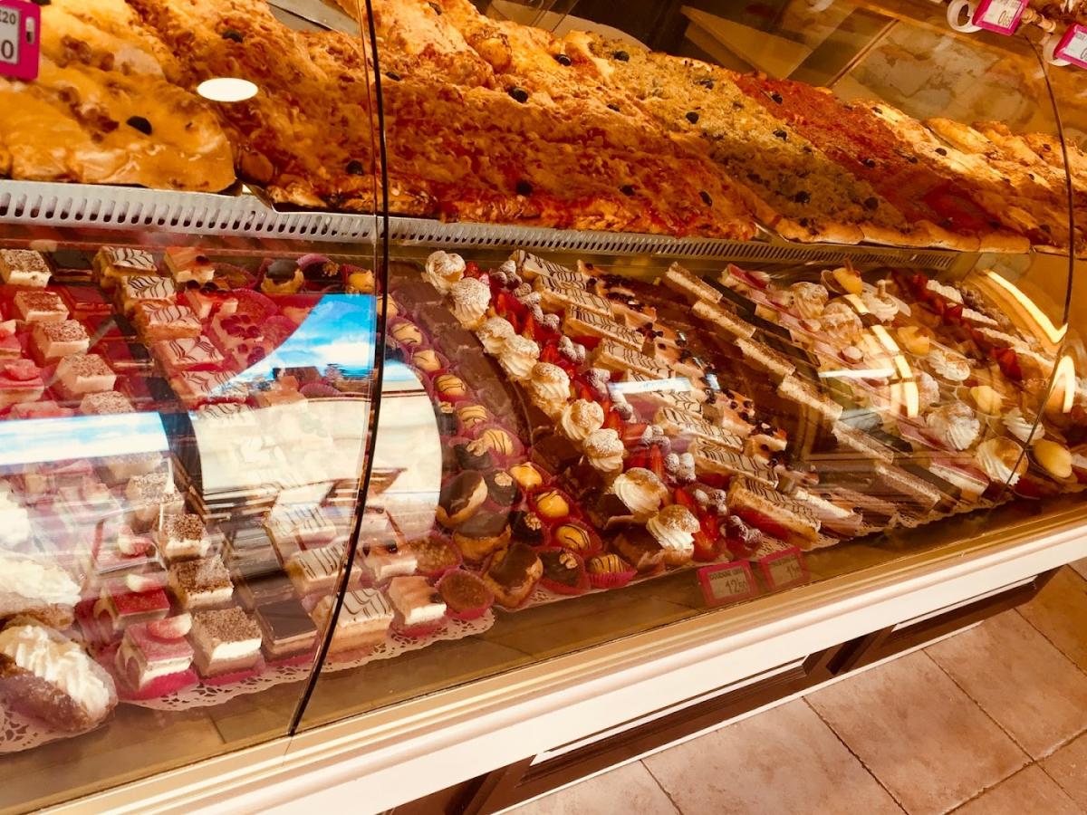 Boulangerie rose, La Collégiale