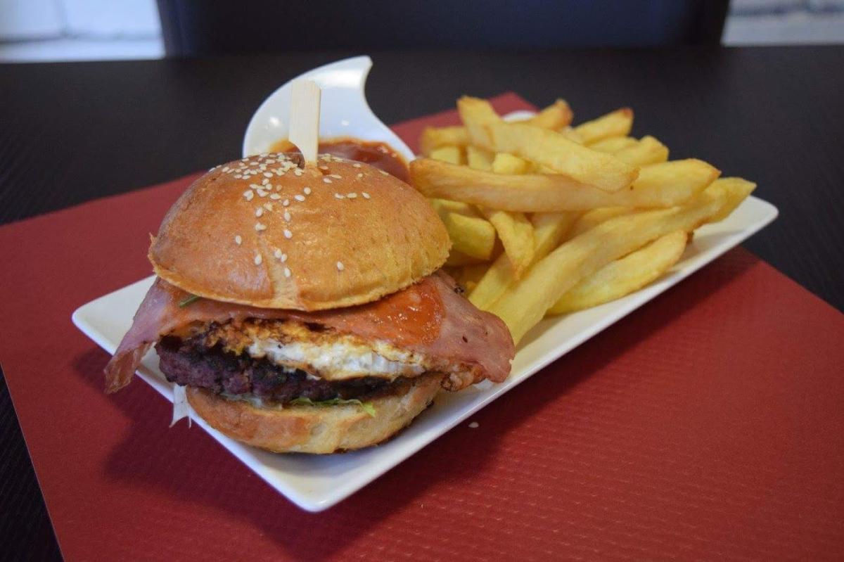 MAK'S TIME REST'O HALAL & COFFEE