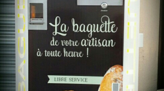 Distributeur de baguettes de pain artisanales