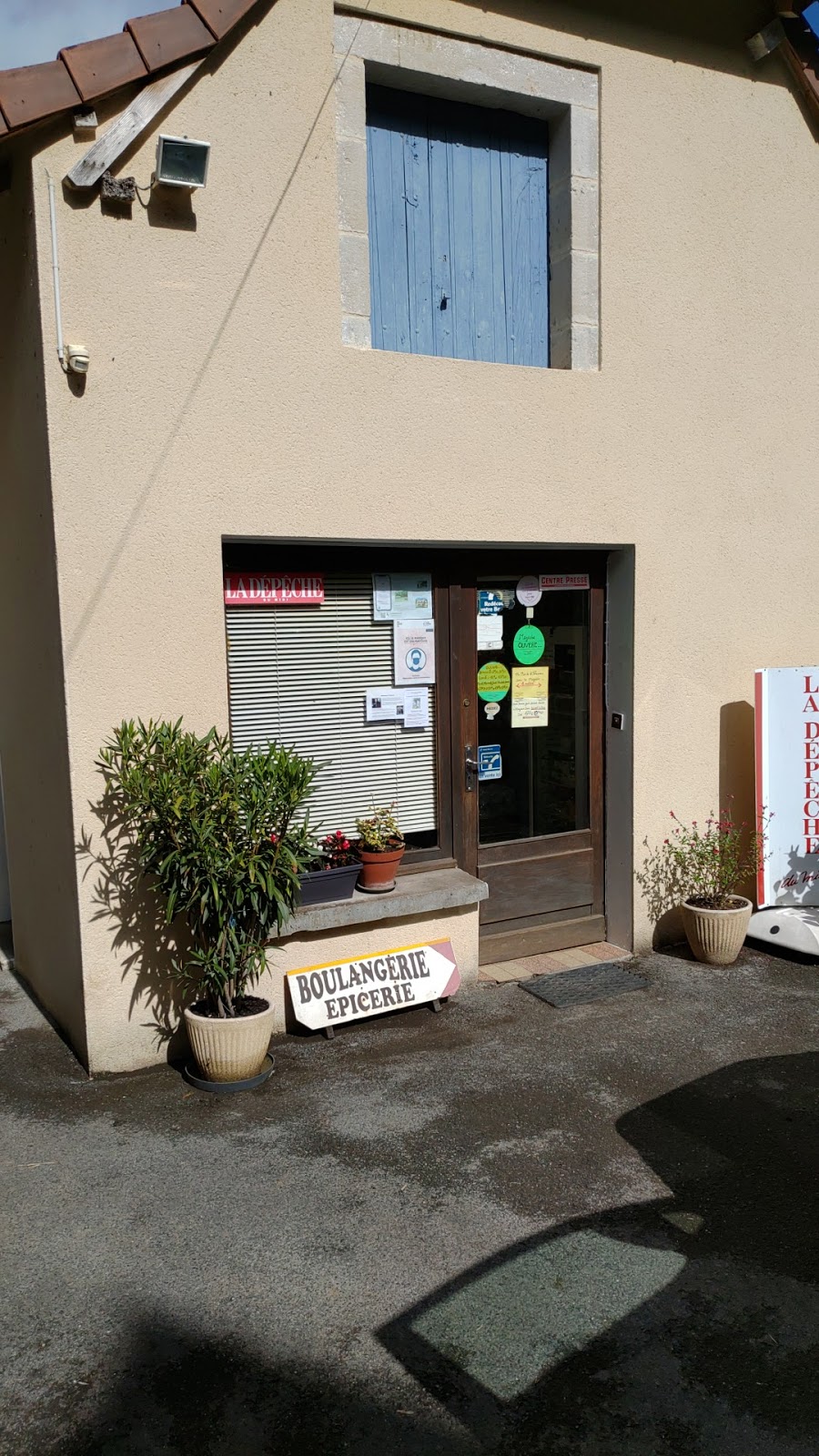 Boulangerie épicerie Ambeyrac