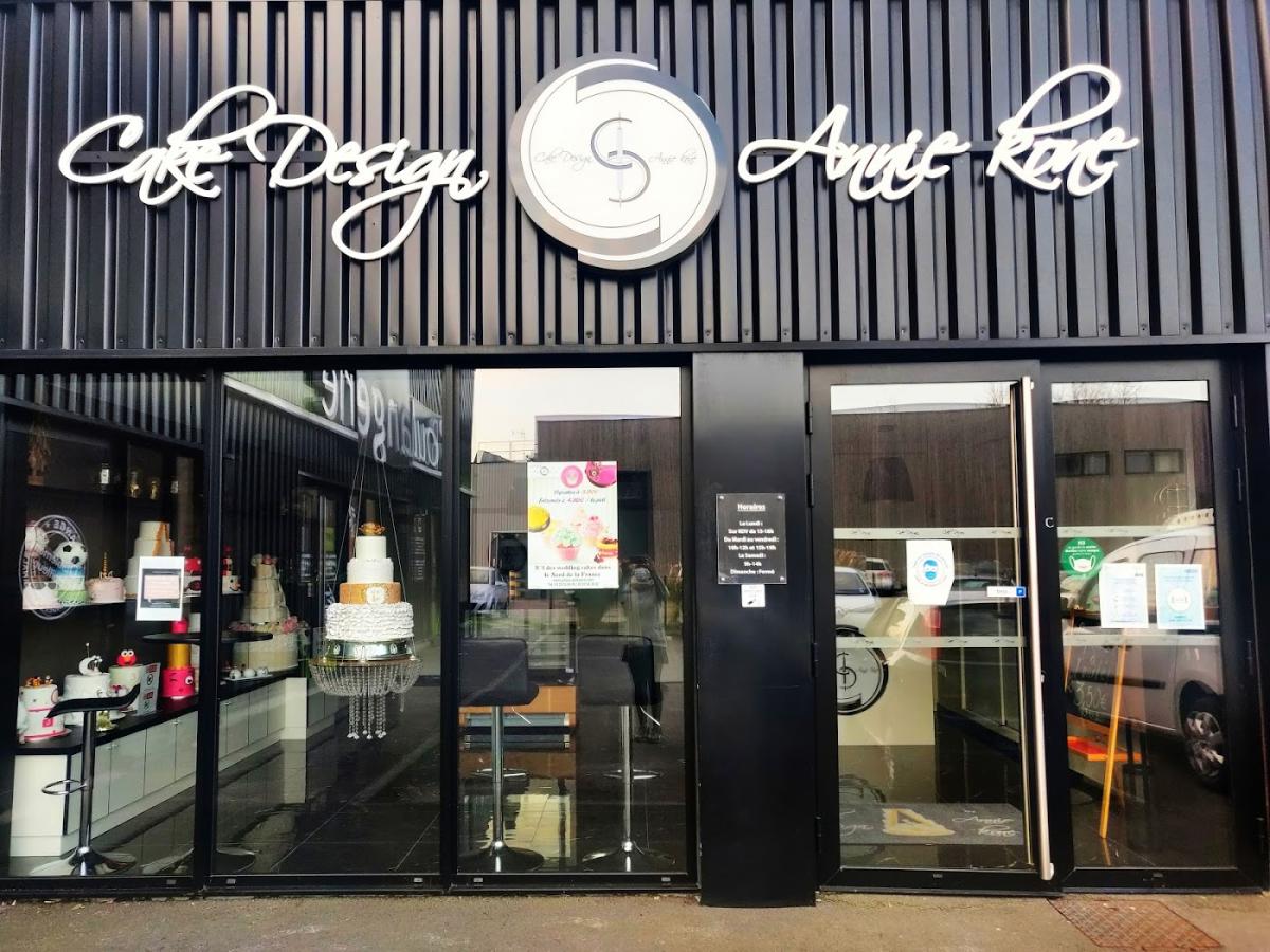 Cake Eat Annie Koné