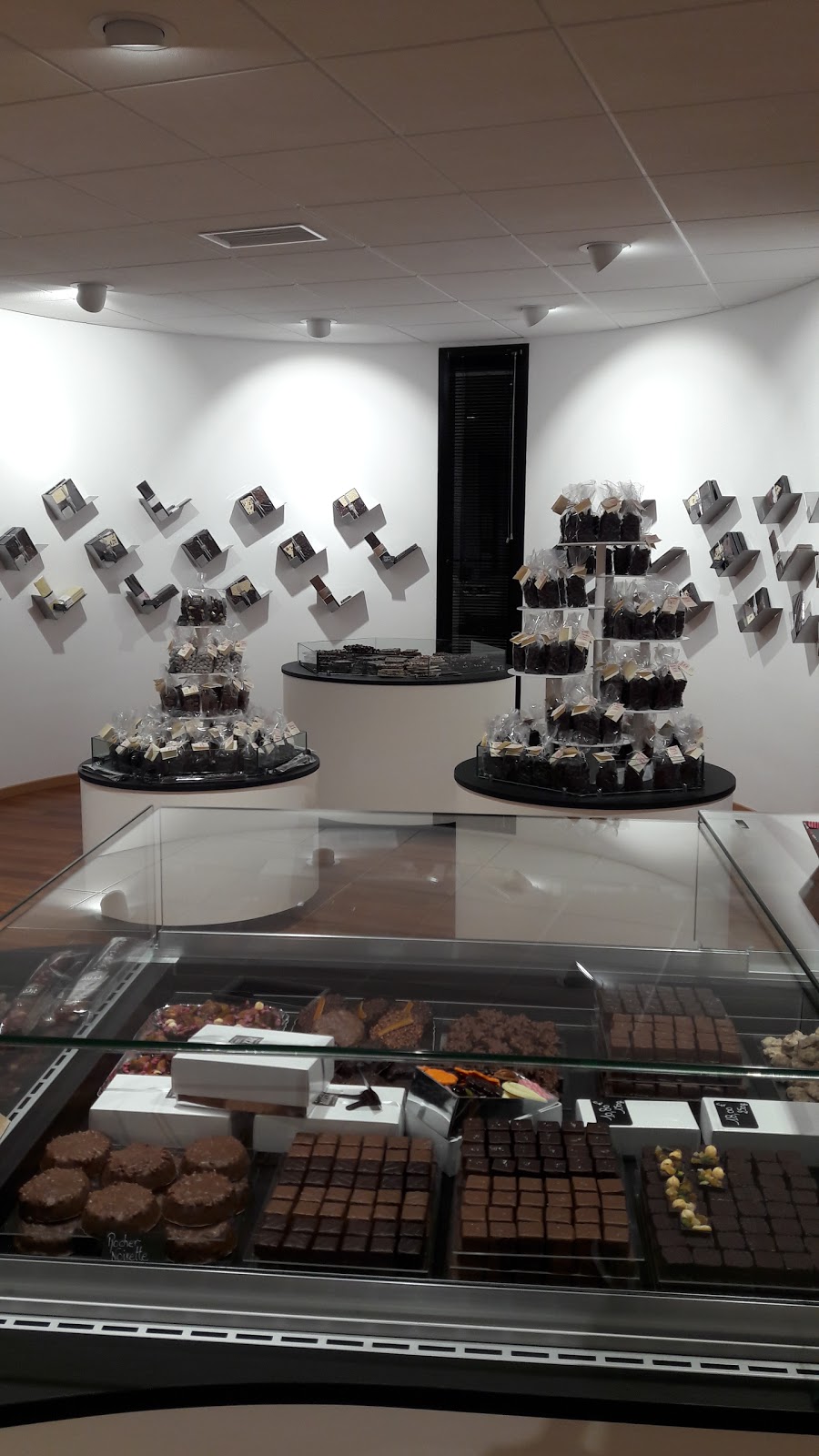 Aici/Par Matthieu Clot