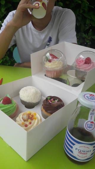 Boulangerie Daisy Cake 0