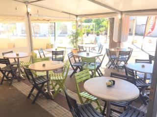 Boulangerie Sous Les Pains 0