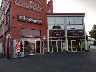 Boulangerie Le Pétrin Ribeirou 0