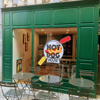 Boulangerie Hot Dog House 1
