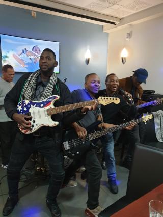 Boulangerie BRASSERIE DES ARTISTES Requin bleu 0