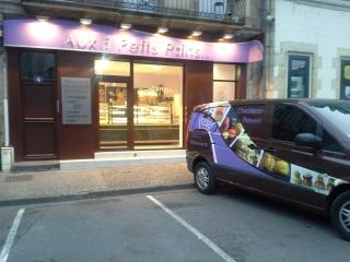 Boulangerie Aux Trois Petits Pains 0