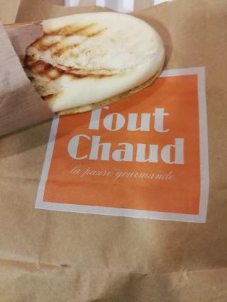 Boulangerie TOUT CHAUD 0