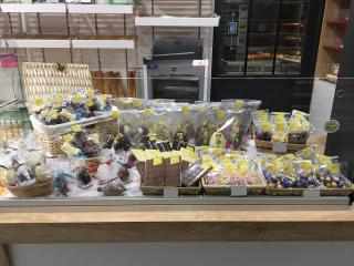 Boulangerie Boulangerie - Pâtisserie - aux 4 saisons Sandwicherie 0