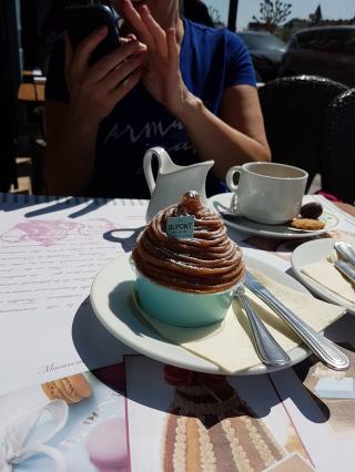 Boulangerie DUPONT avec un thé 0