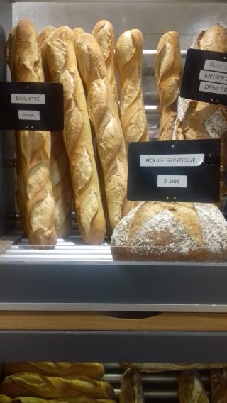 Boulangerie Chevrieux au pere petrin 0