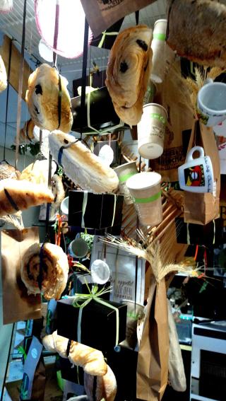 Boulangerie Les Pains Ronde Des Pains Pâtisserie 0