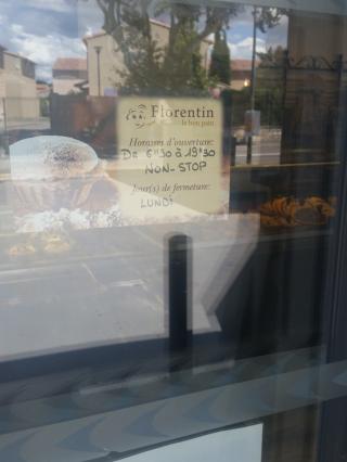 Boulangerie Le Fournil De Mouries 0