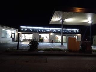 Boulangerie Le Fournil De Mouries 0