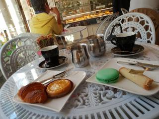 Boulangerie À La Reine Mathilde 0