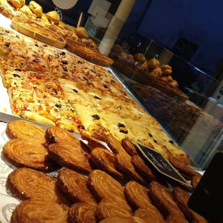 Boulangerie Boulangerie benzaabar ( seattle's best coffee) 0