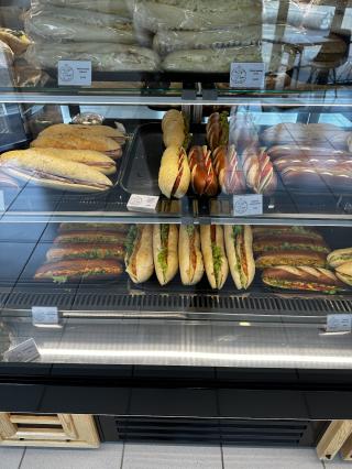 Boulangerie At the small bread 0