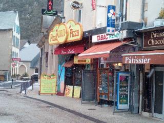Boulangerie Pâtisserie - Chocolatier - Pain - Confiserie 