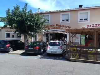 Boulangerie Le Fournil De Laroque 0