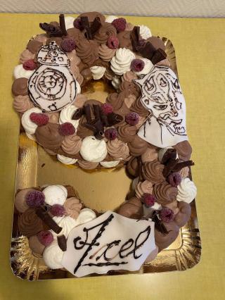 Boulangerie Aux petites pains et pâtisseries 0