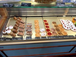 Boulangerie Le Petit Colibri (pâtisserie végétale & Concept Store) 0