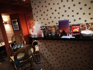 Boulangerie Emilie and the Cool Kids 0