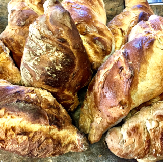 Boulangerie Boulangerie Le vieux four , fabrication à l'ancienne ,cuisson naturelle au bois 0